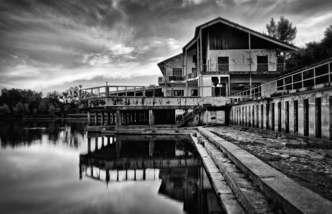 Vecchio stabilimento balneare al Lago di Revine